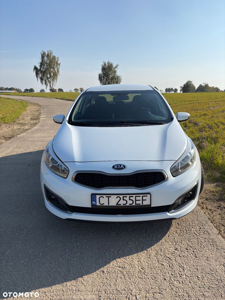 Kia Ceed - 28