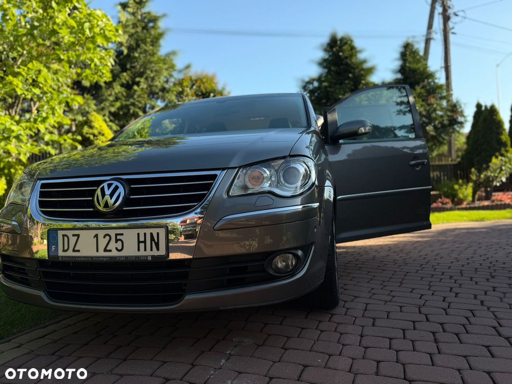 Volkswagen Touran 2.0 TDI DPF Highline - 3