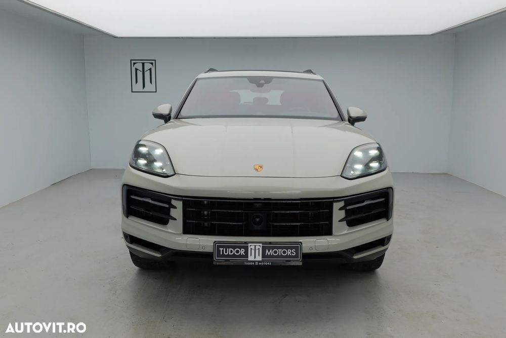 PORSCHE Cayenne 2023 — imagine 3