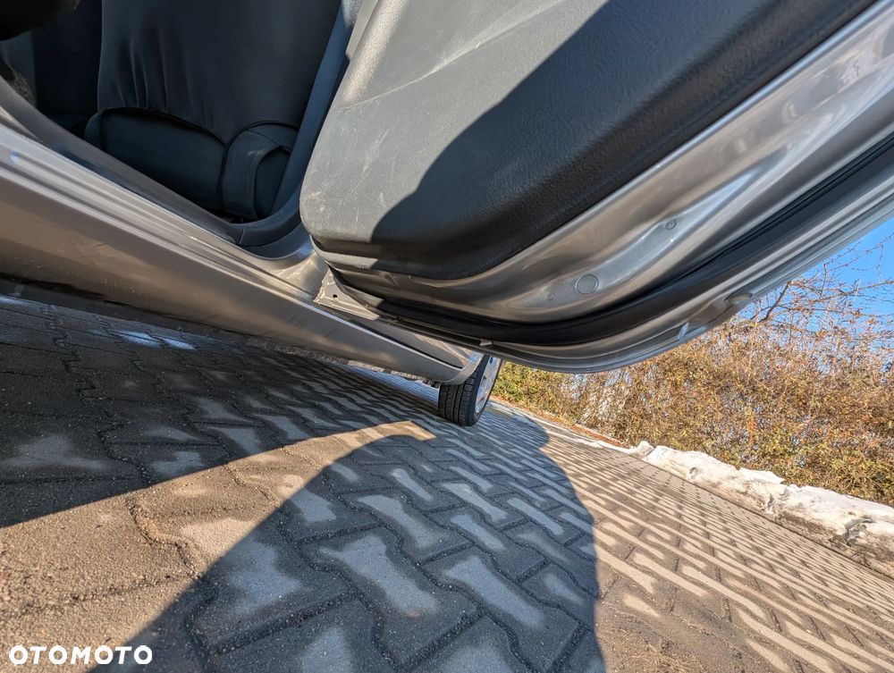 Toyota Yaris 1.3 - 20