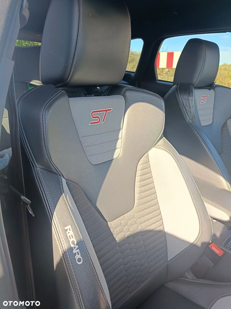 Ford Focus ST - 22