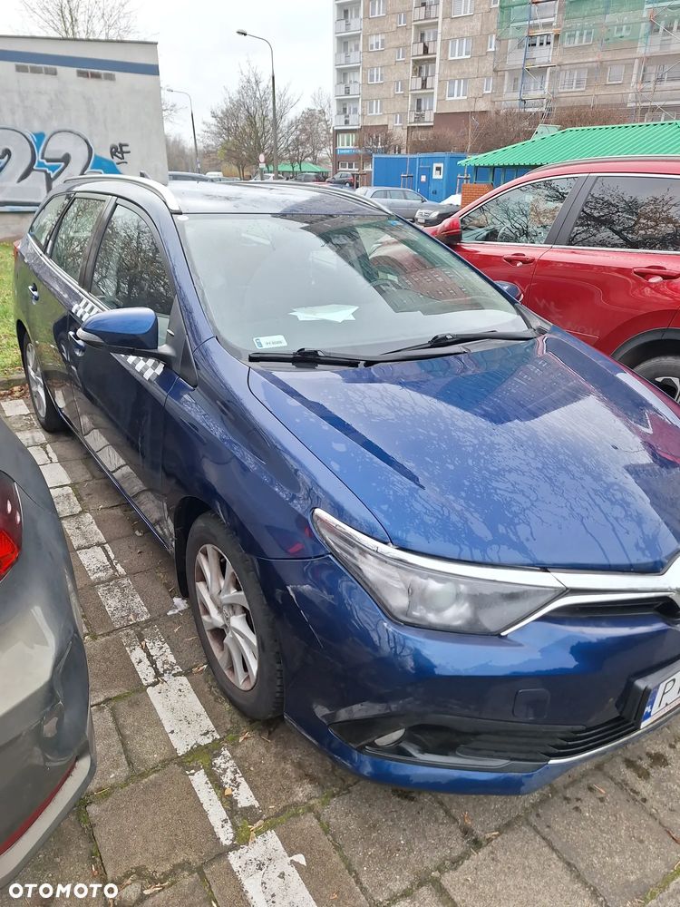 Toyota Auris Hybrid 135 Premium - 3