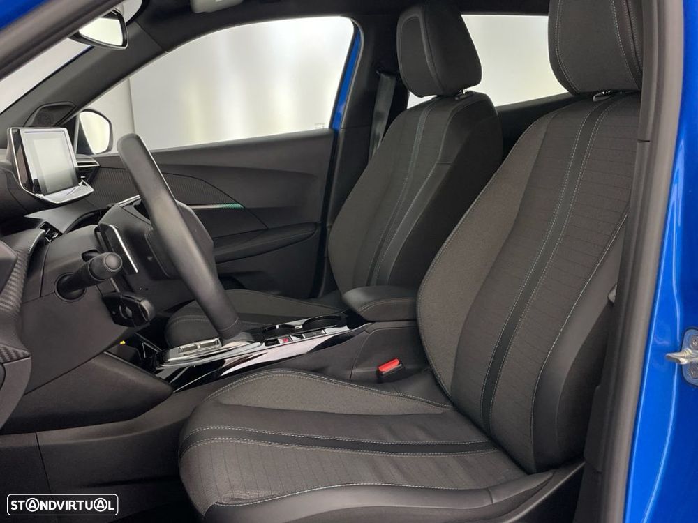 Peugeot 2008 1.2 PureTech Allure EAT8 - 19