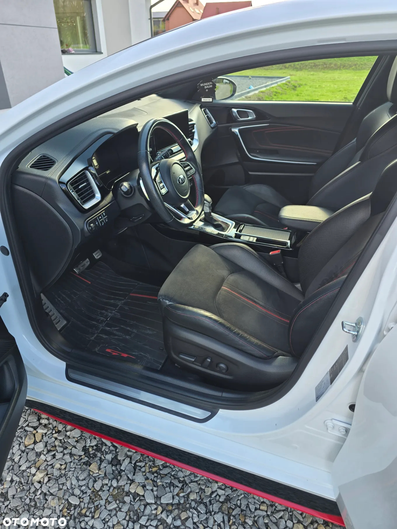 Kia ProCeed 1.6 T-GDI GT DCT - 13