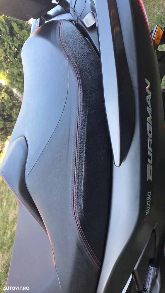 Suzuki AN 400 Burgman - 12