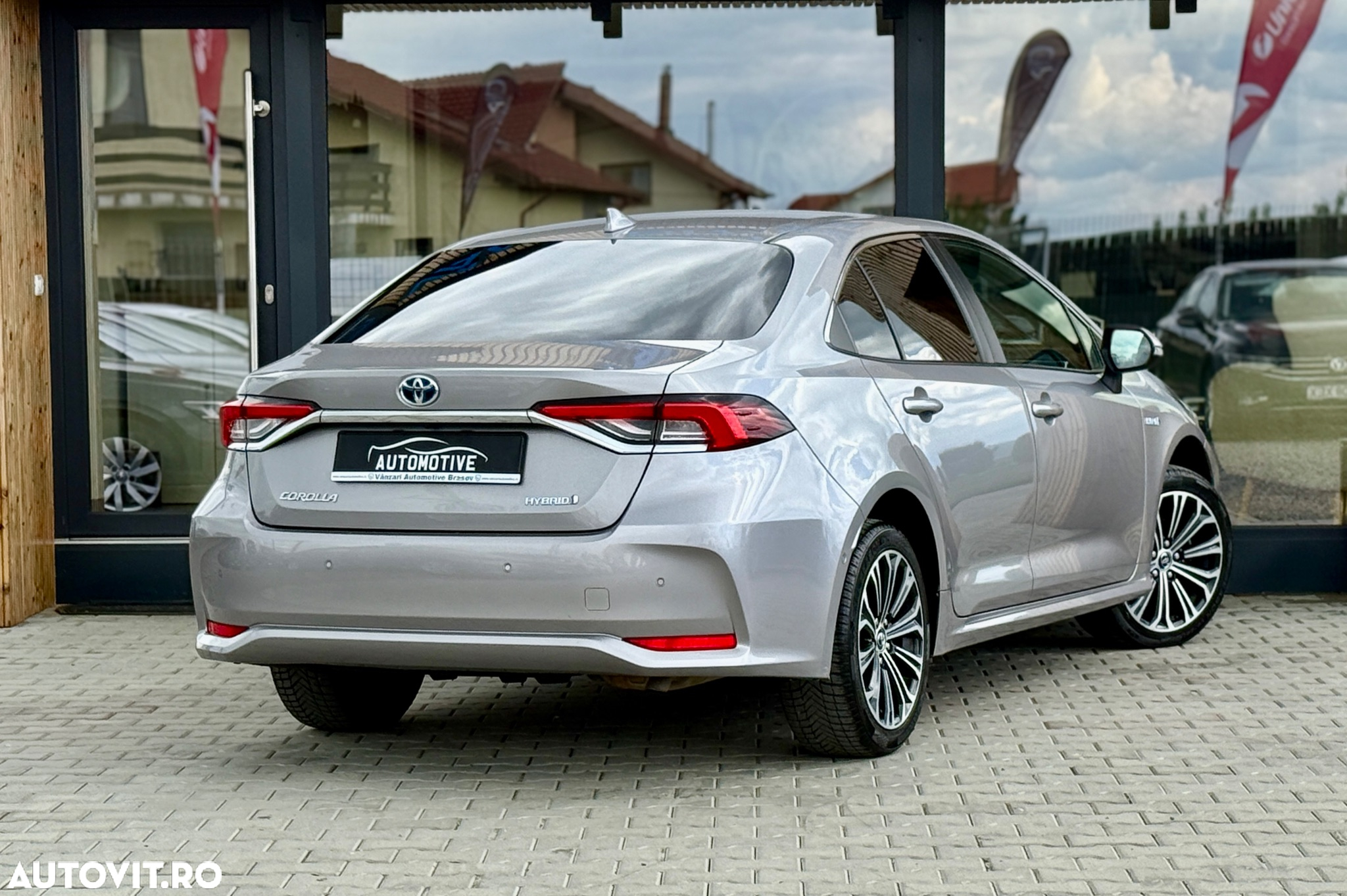 Toyota Corolla 1.8 HSD Exclusive interior Negru - 10