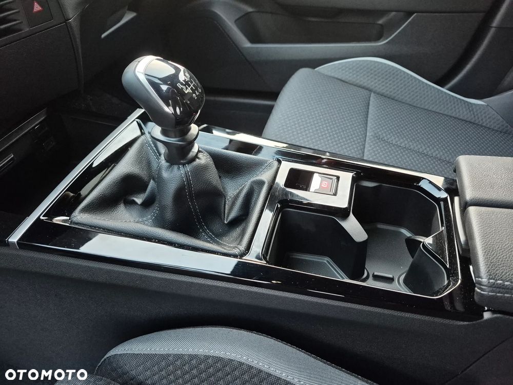Opel Astra 1.2 T Edition S&S - 12