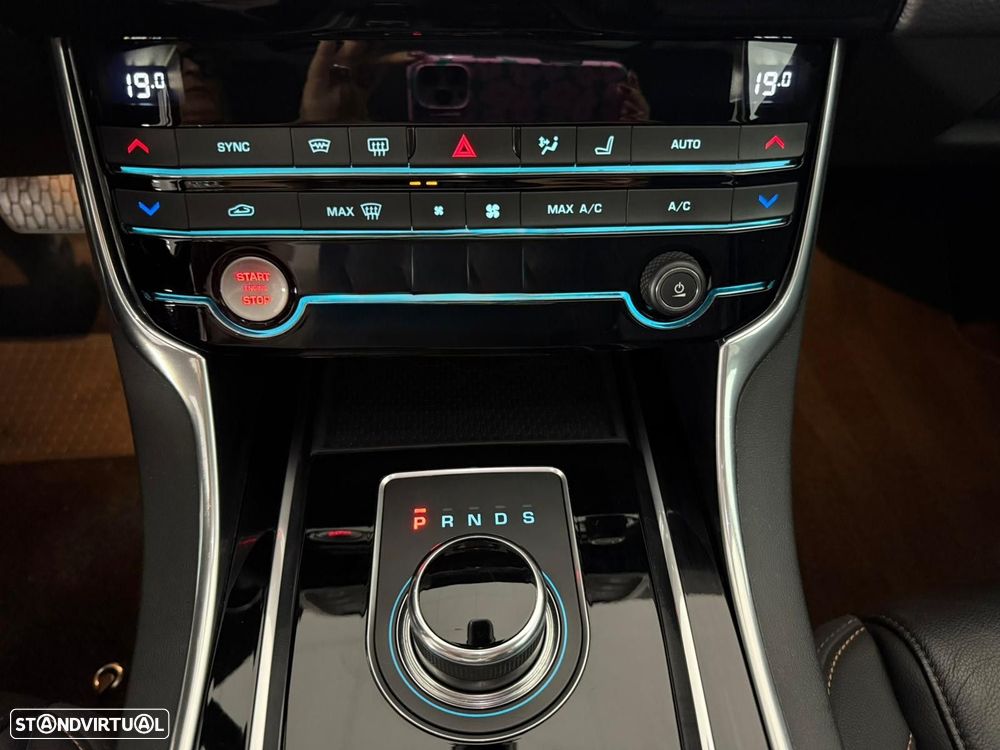 Jaguar XE 2.0 D Portfolio Aut. - 27