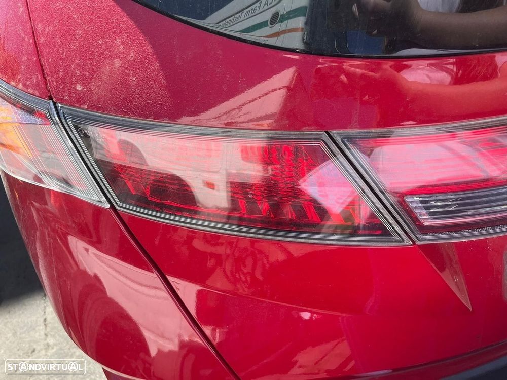 FAROLIM TRASEIRO ESQUERDO INTERIOR HONDA CIVIC VIII HATCHBACK 2006 - 1