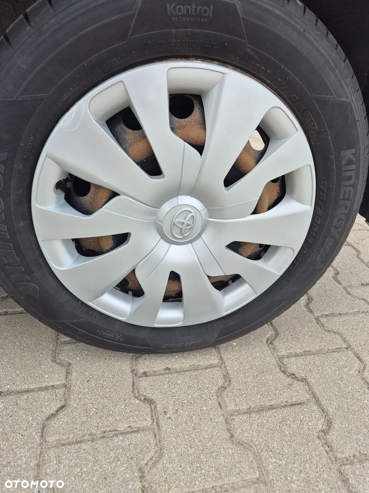 Toyota Yaris 1.0 Active EU6 - 8