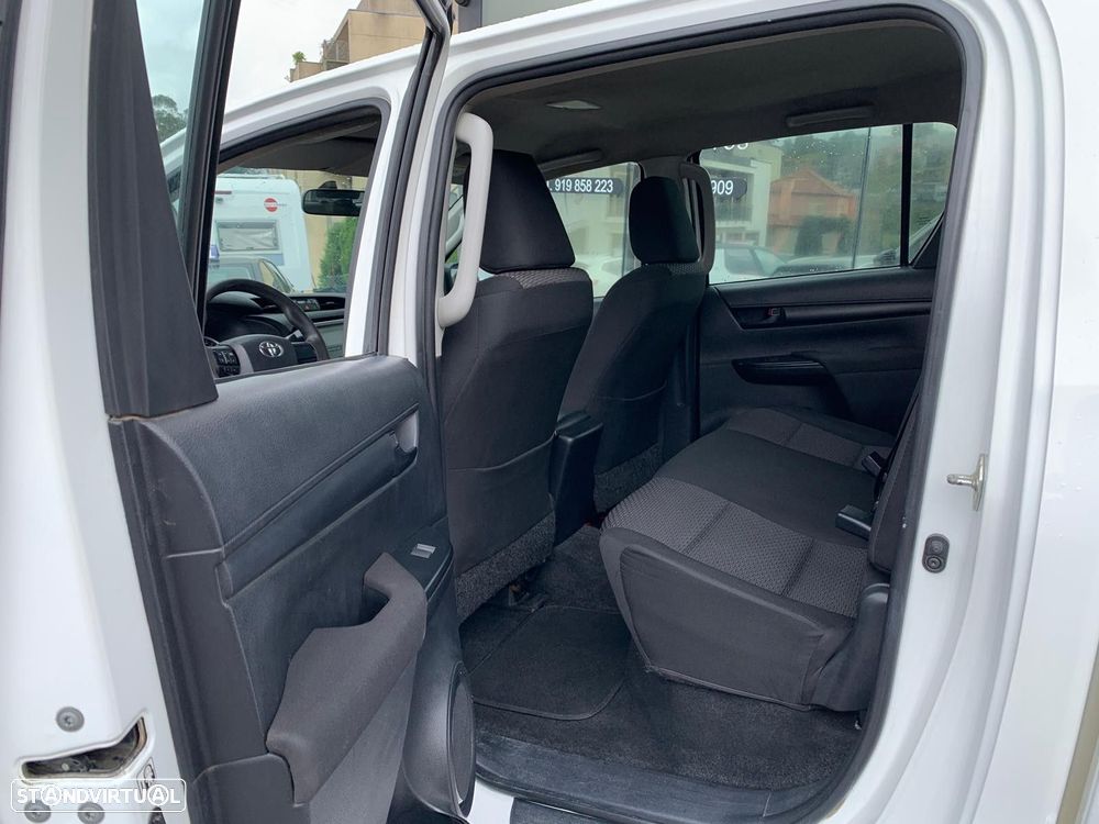 Toyota Hilux 2.4 D-4D 2WD CD - 15