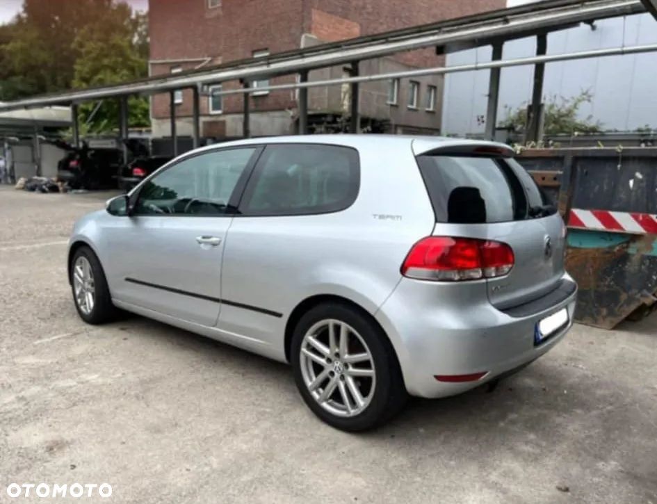 Volkswagen Golf - 2