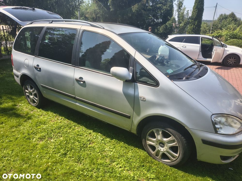 Ford Galaxy - 8