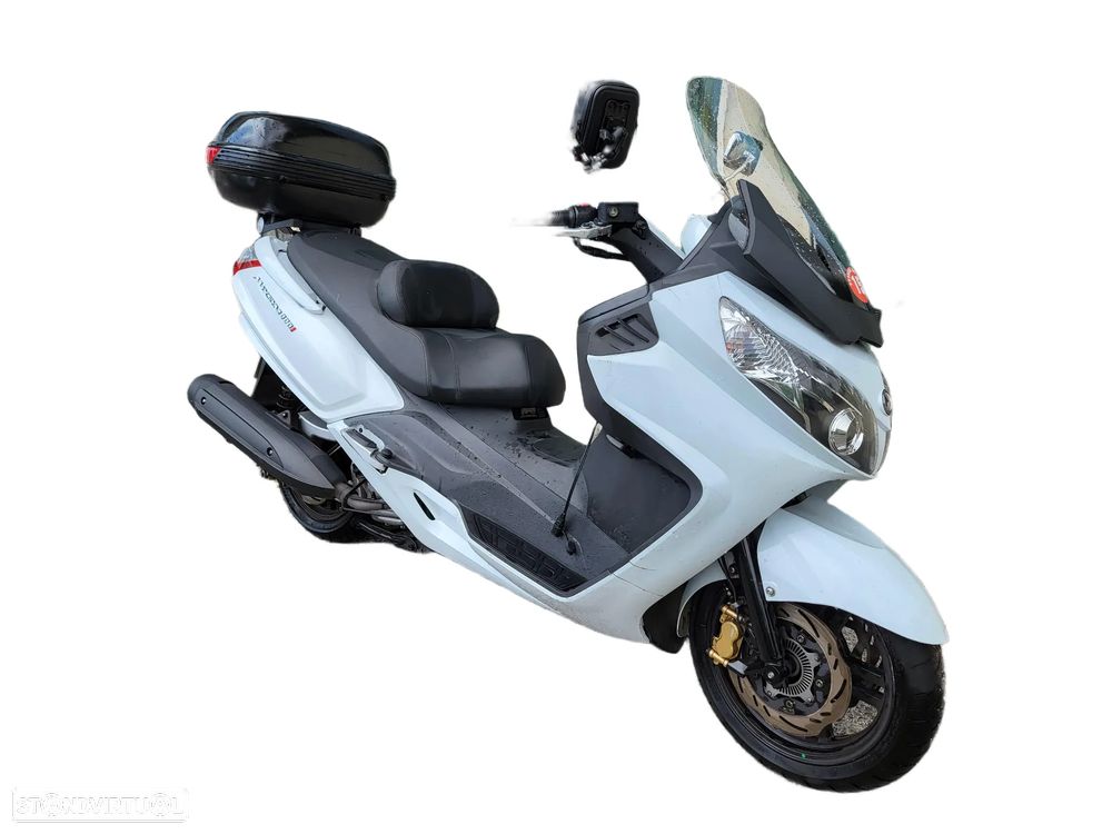 Sym MAXSYM - 4