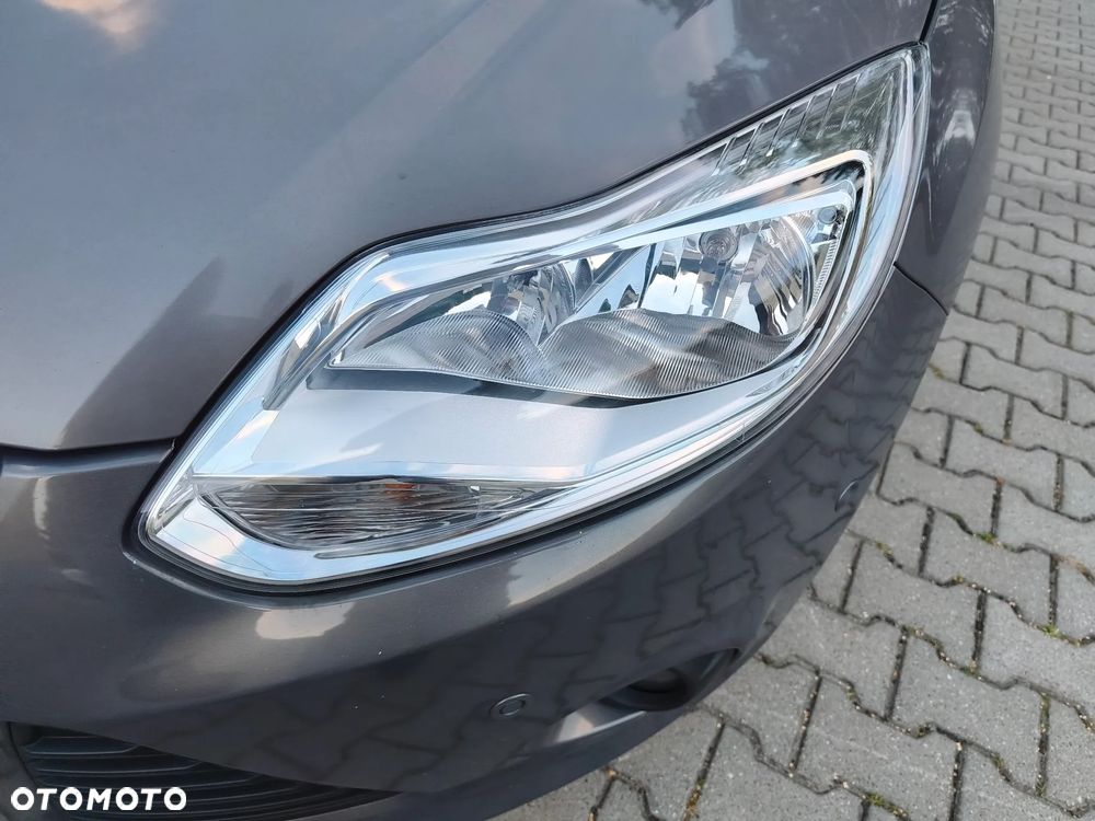 Ford Focus 1.6 EcoBoost Trend - 30