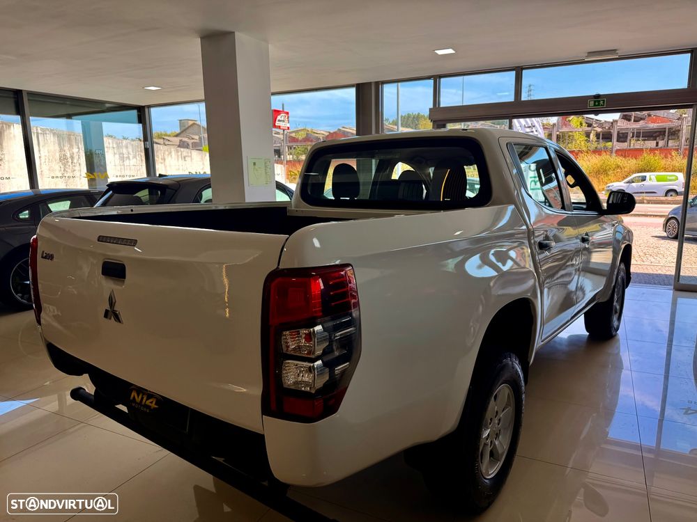 Mitsubishi L200 2.3 DI-D CD Invite Strakar Look 4WD - 6