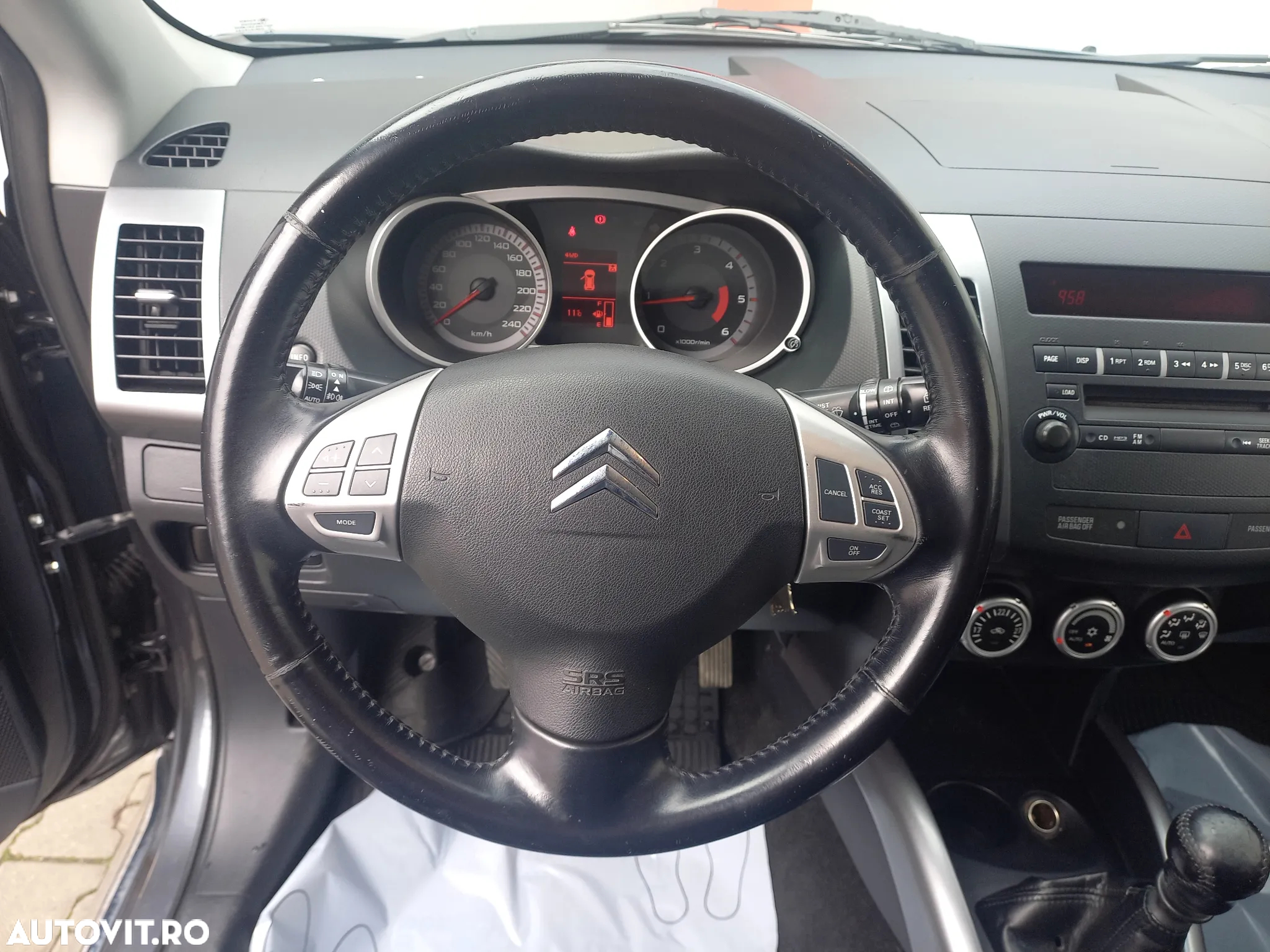 Citroën C-Crosser - 12