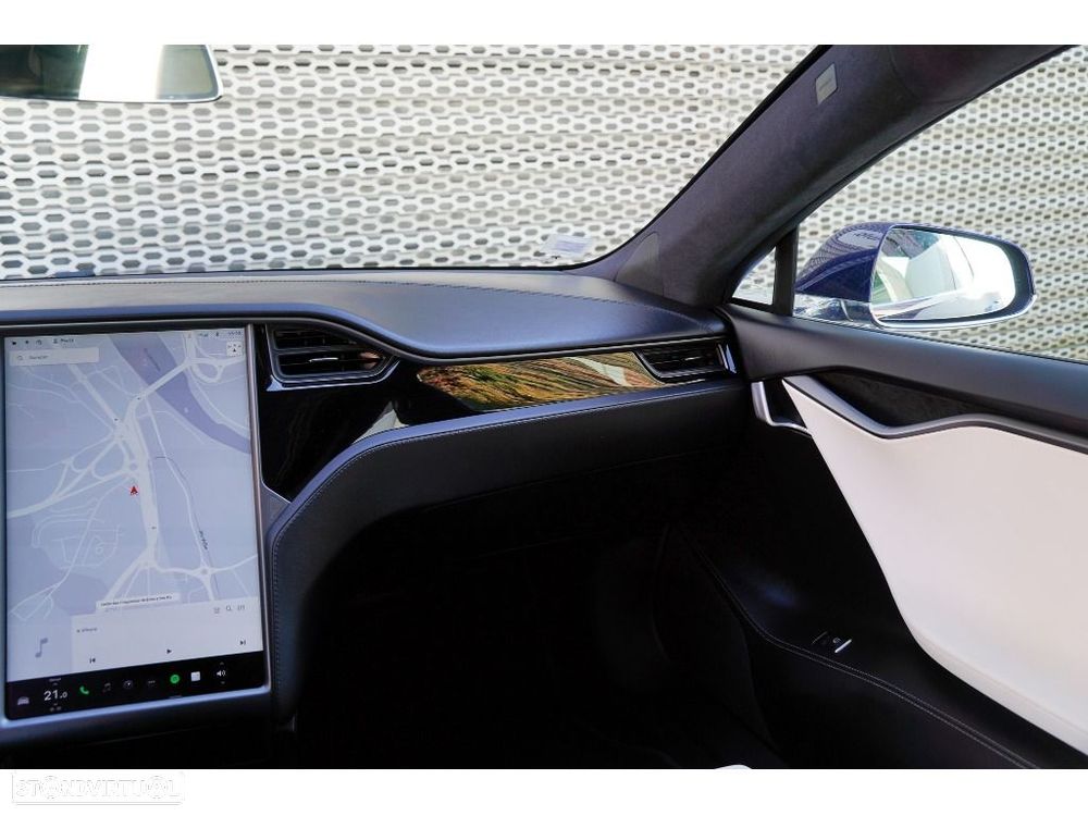 Tesla Model S 75D - 21