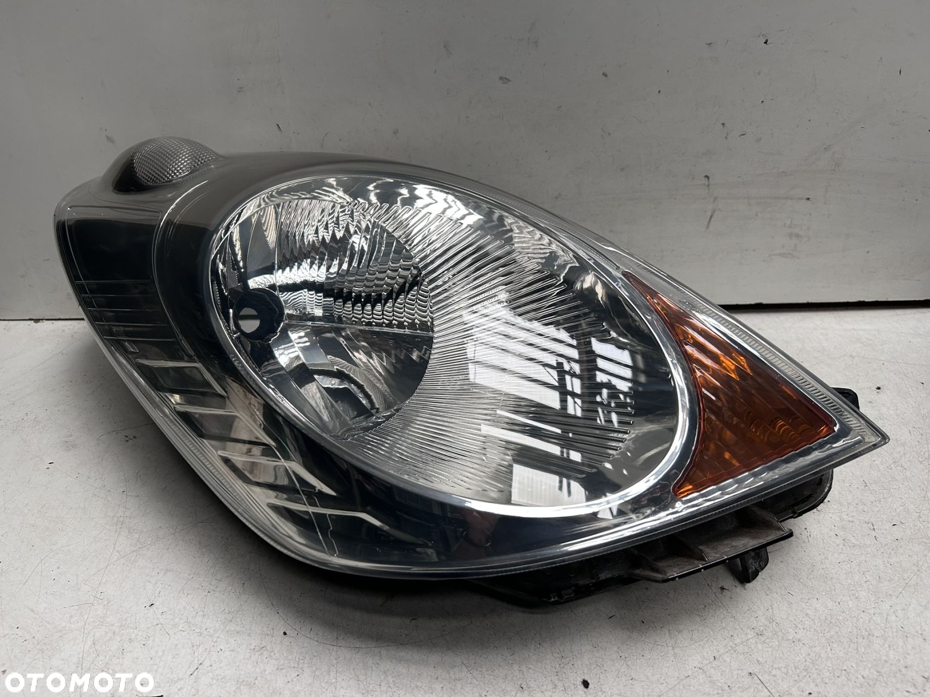 Reflektory Nissan Note E11 - 2