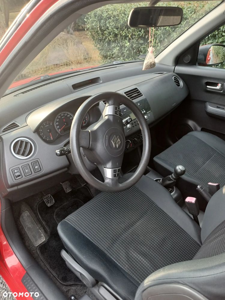 Suzuki Swift - 3