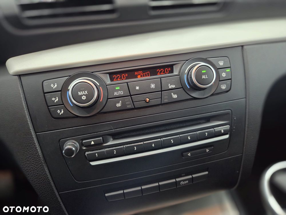 BMW Seria 1 118i Edition Sport - 26