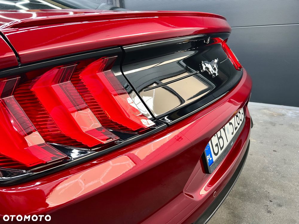 Ford Mustang - 12