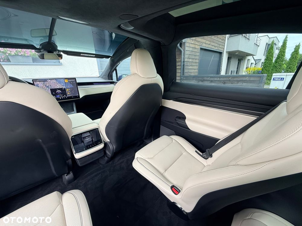 Tesla Model X Plaid - 22