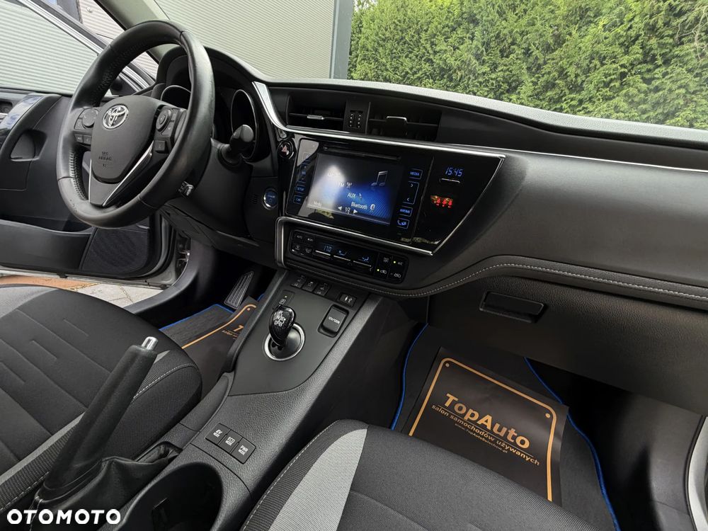 Toyota Auris - 16