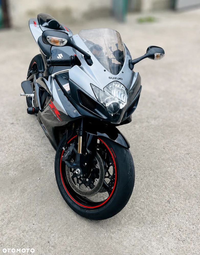 Suzuki GSX-R - 6