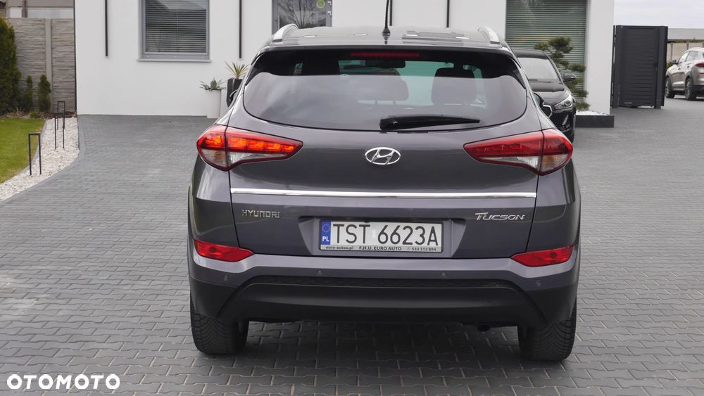 Hyundai Tucson blue 1.7 CRDi 2WD Intro Edition - 15