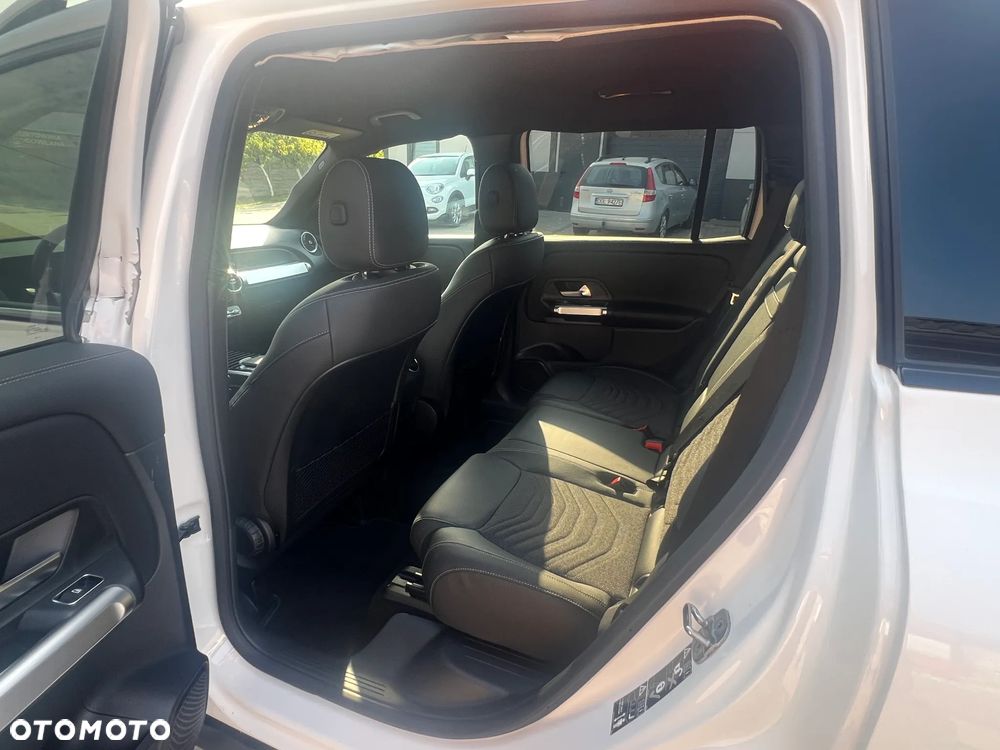 Mercedes-Benz GLB - 10