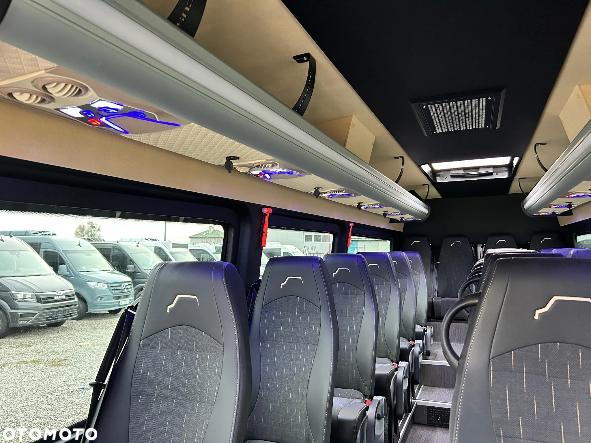 Mercedes-Benz Sprinter 517 - 16