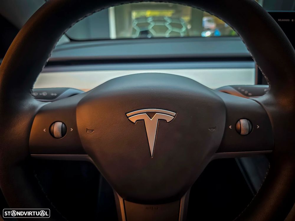 Tesla Model Y Long Range Dual Motor AWD - 21