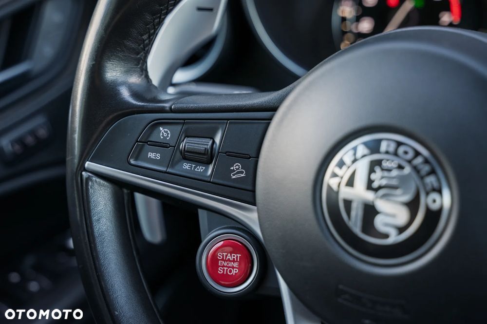 Alfa Romeo Stelvio - 21
