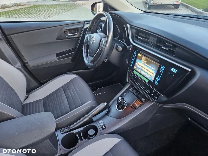 Toyota Auris - 5