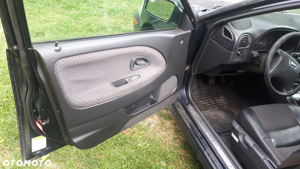 Volvo V40 1,9TD Wszystkie części Silnik skrzynia koła drzwi maska lampy szyby fotele - 12