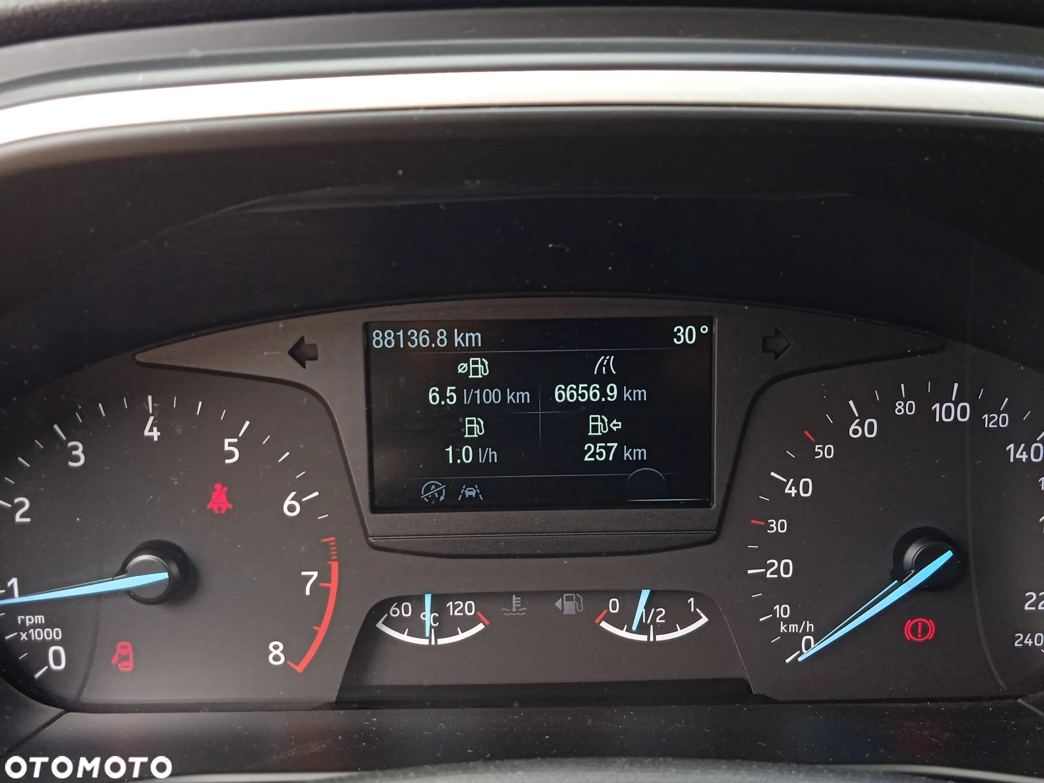Ford Focus 1.0 EcoBoost Trend Edition - 17