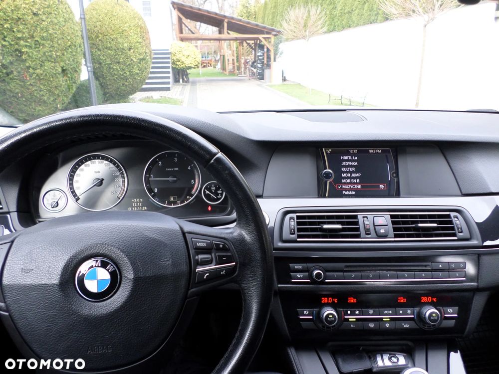 BMW Seria 5 520d - 24