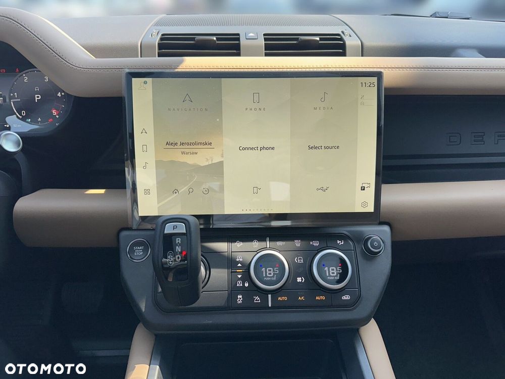 Land Rover Defender - 21