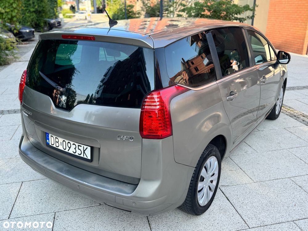 Peugeot 5008 - 5