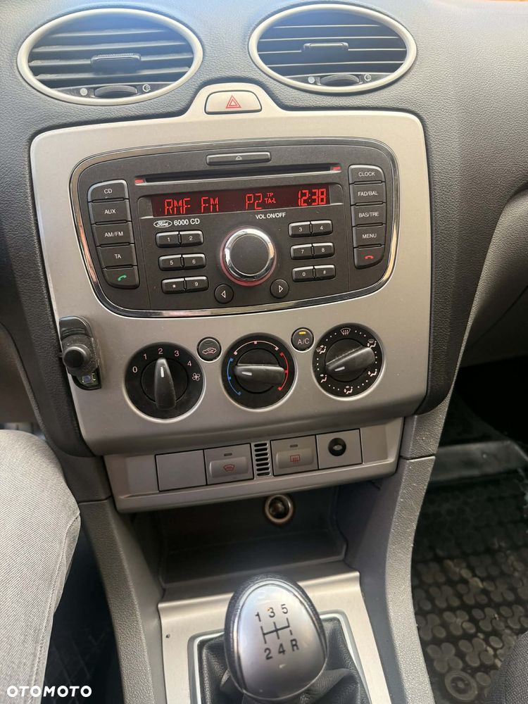 Ford Focus 1.8 TDCi Ambiente - 12