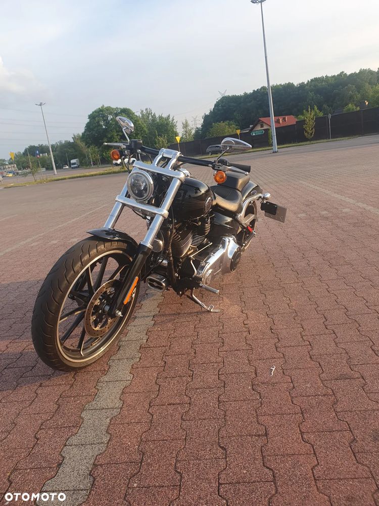 Harley-Davidson Softail Breakout - 8