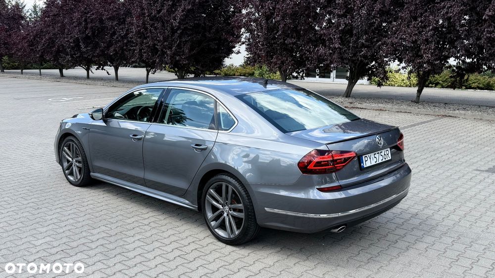 Volkswagen Passat - 4