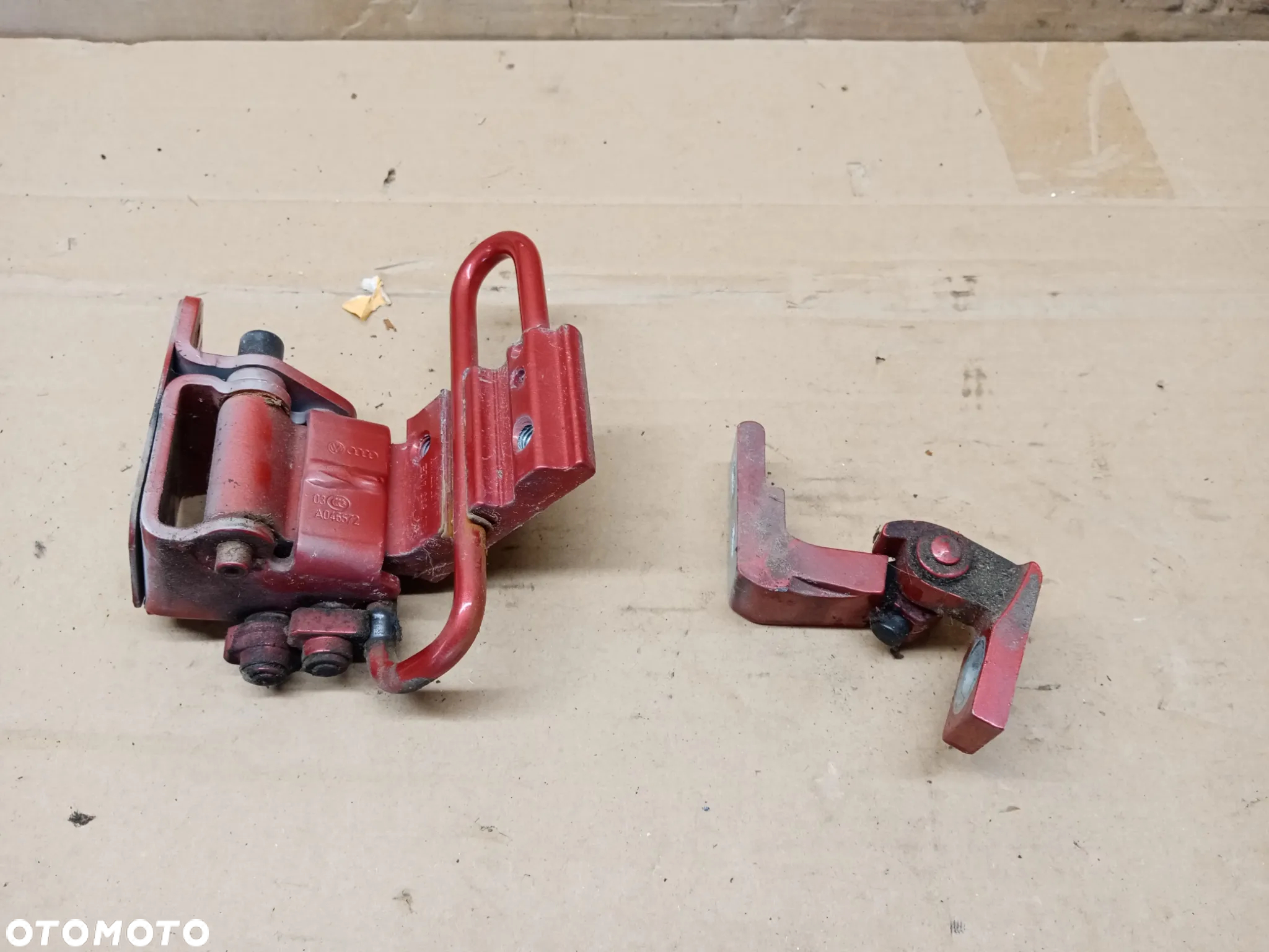 Zawias zawiasy drzwi prawy tył para Audi A6 C6 8E0833412E - 2