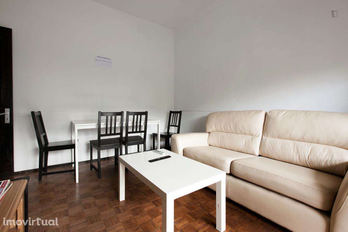 Quarto - localizado em Massarelos Porto - Grande imagem: 5/11