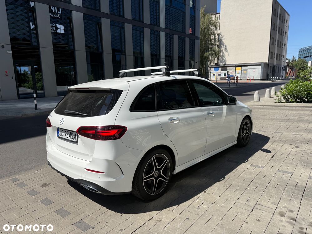 Mercedes-Benz Klasa B 200 d AMG Line 8G-DCT - 3
