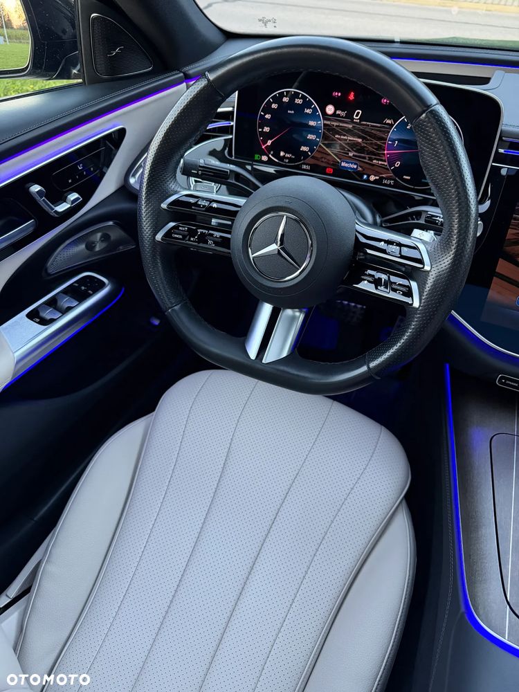 Mercedes-Benz Klasa E 220 d mHEV 4-Matic AMG 9G-Tronic - 28