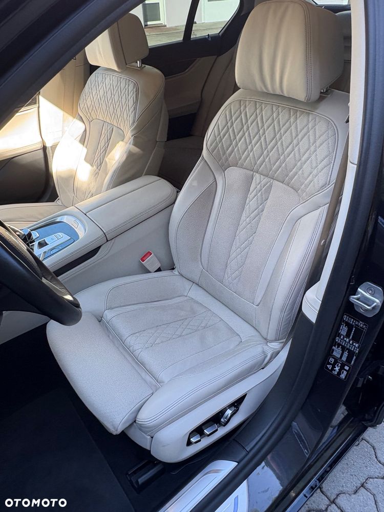 BMW Seria 7 740d xDrive - 37