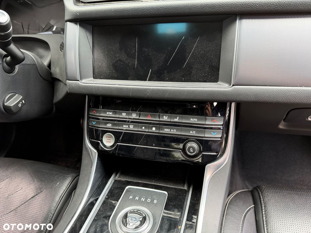 Jaguar XF 2.0 i4D Prestige - 7