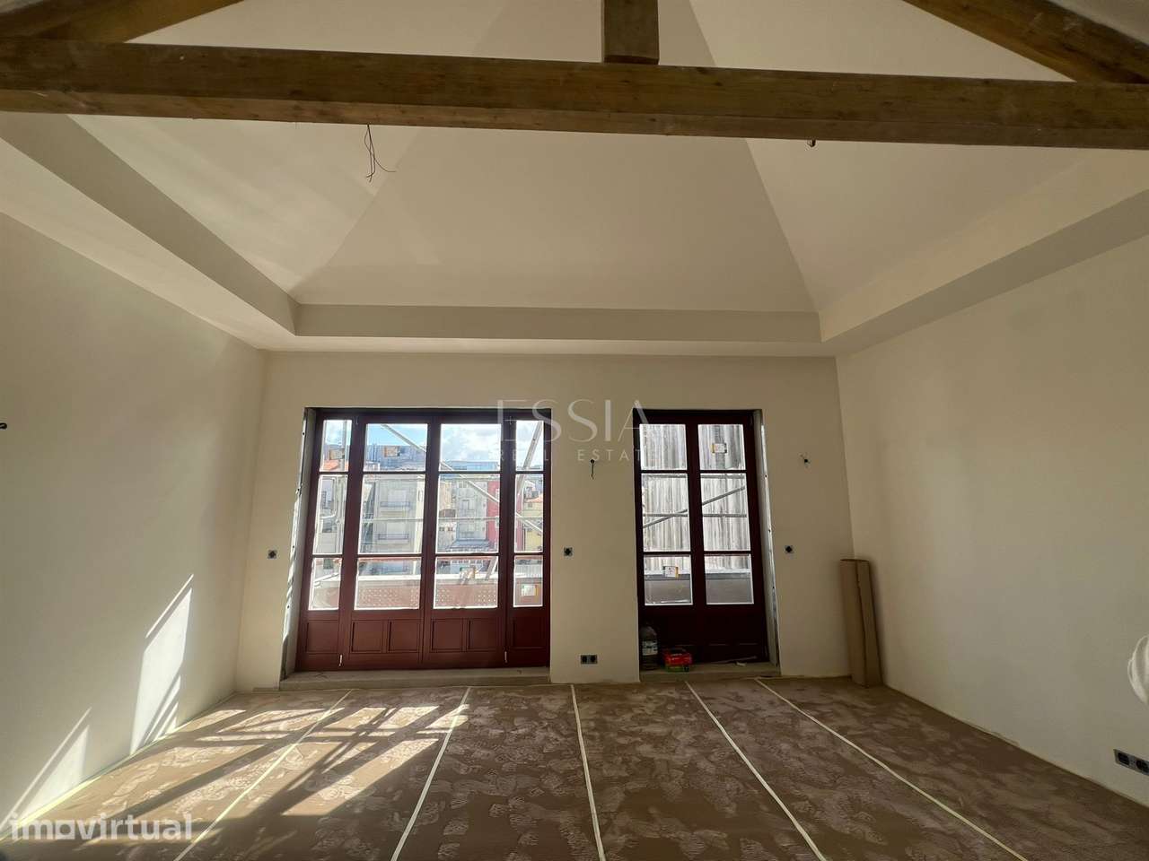Apartamento T1 Remodelado com Varanda na Baixa do Porto - Grande imagem: 4/20
